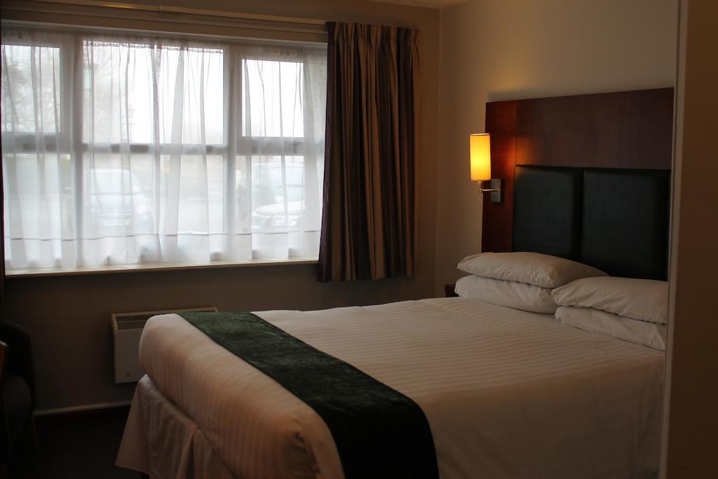 The Villa Express Kirkham  Kamer foto